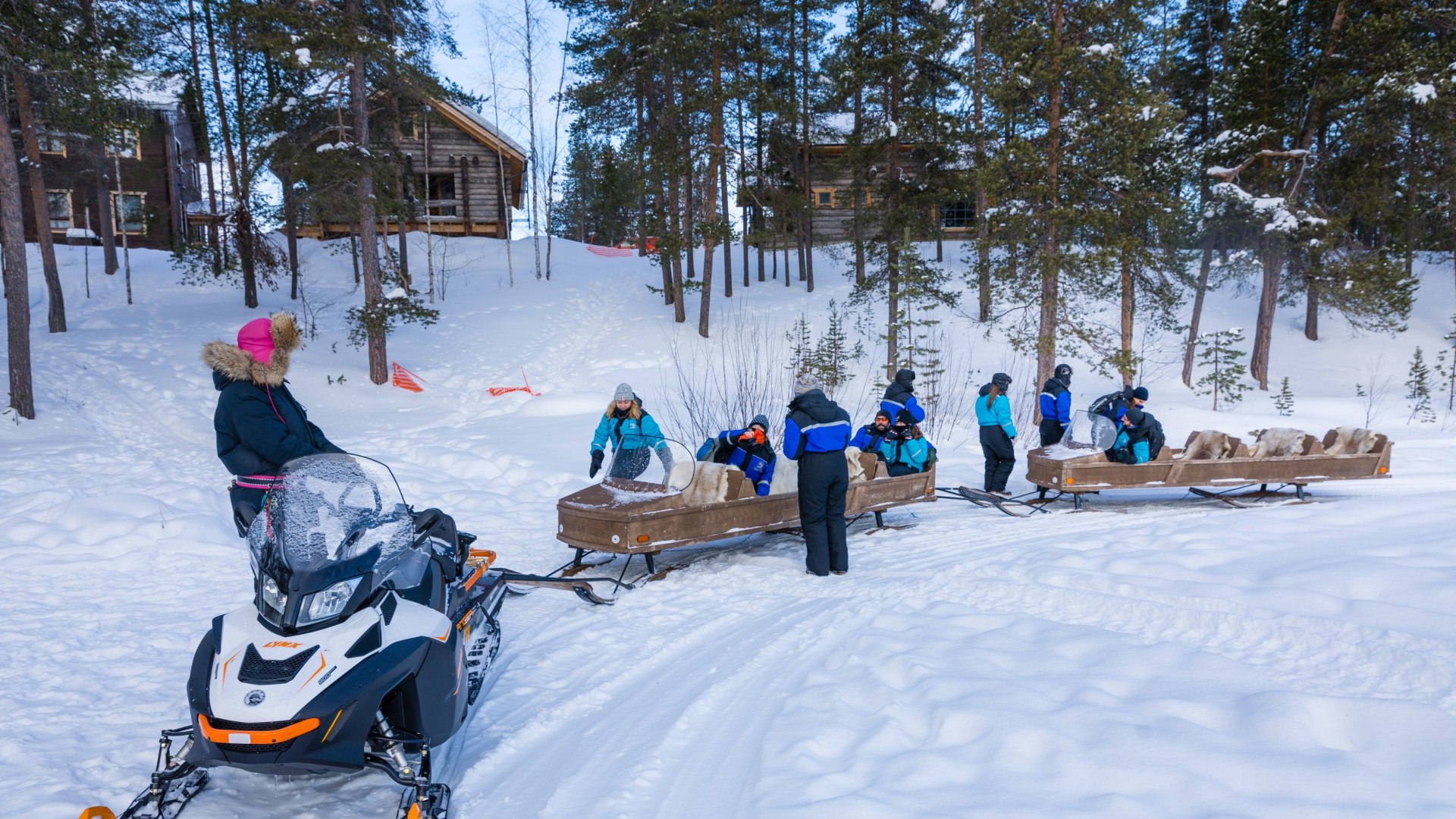 Aurora Camp Schneemobil